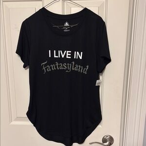 NWT Disney Parks Black Graphic Tee with 'I Live in Fantasyland' Print Sz Med